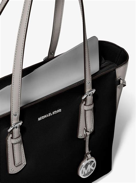 michael kors voyager crossgrain